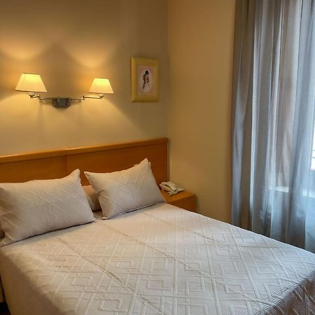 Hotel Castilla Caces المظهر الخارجي الصورة